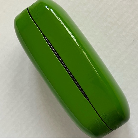 Lime green kate spade wink wink glass case in excellent condition. - Picture 8 of 9